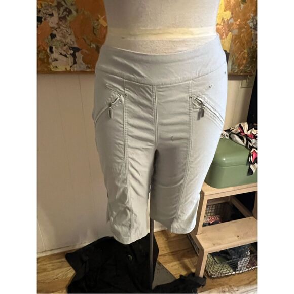 Jamie Sadock® Lt. Gray Airwear Lightweight Hybrid Capris S 14 - Picture 2 of 8